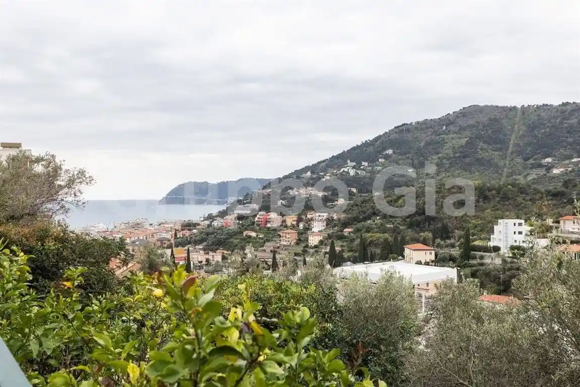 Villa in vendita a Alassio