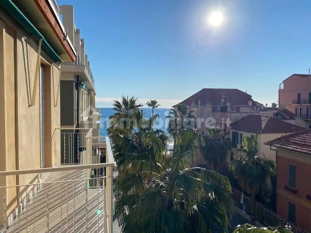 Appartamento in affitto a Alassio