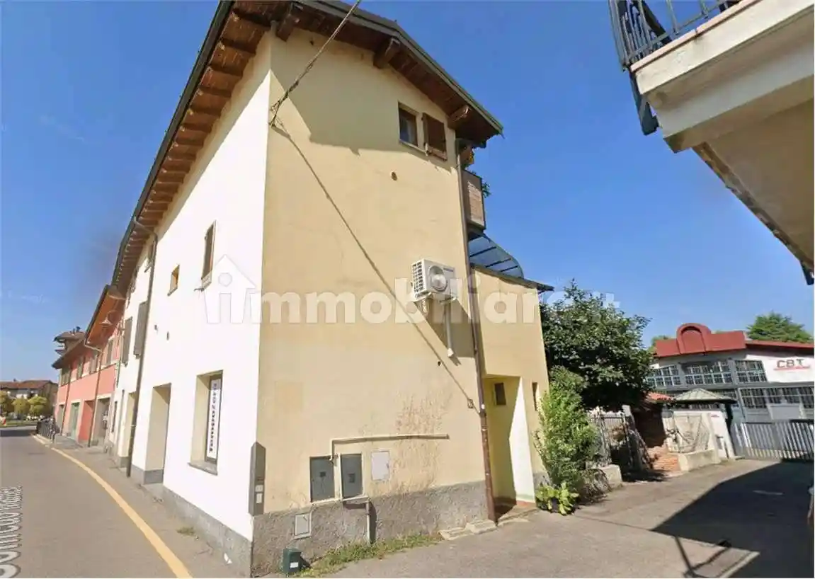 Casa indipendente in vendita a Romano di Lombardia