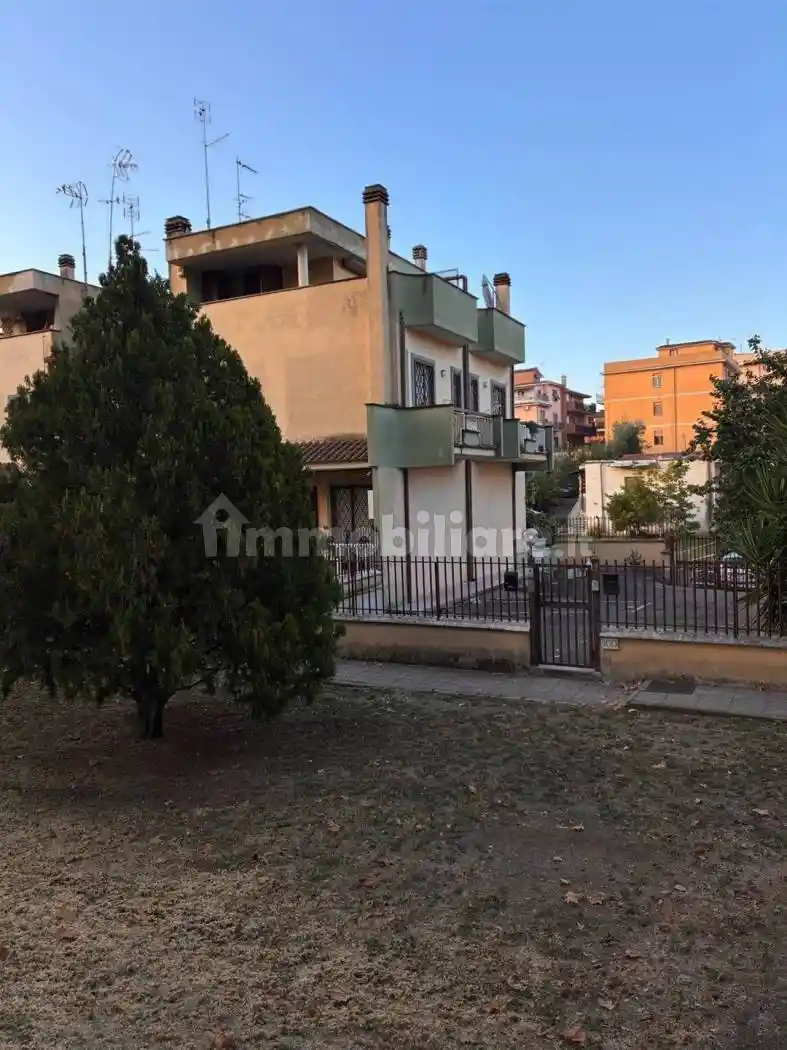 Villa bifamiliare via orazio borgianni  102, Torre Angela, Roma - foto 3