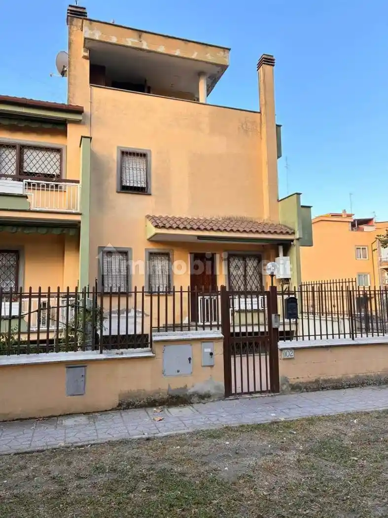 Villa bifamiliare via orazio borgianni  102, Torre Angela, Roma - foto 4