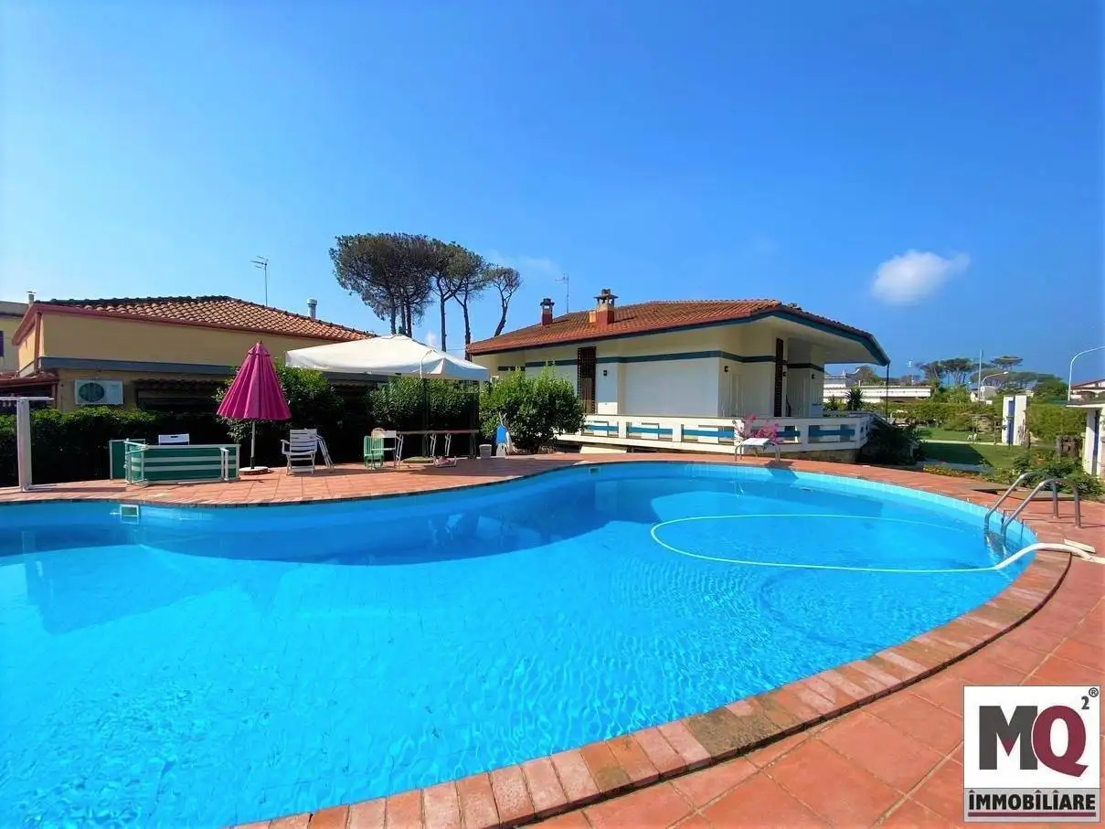 Villa in vendita a Castel Volturno