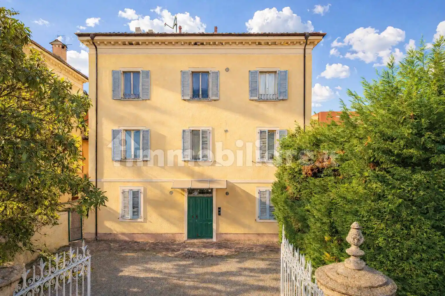 Palazzo - Edificio in vendita a Modena