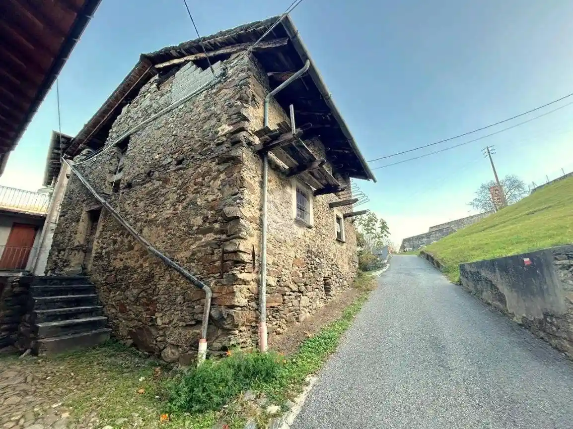 Rustico - Casale in vendita a Piateda