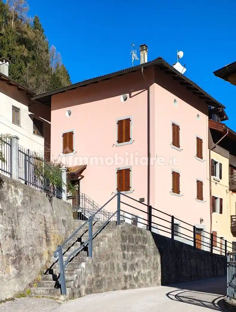 Casa indipendente in vendita a Spiazzo