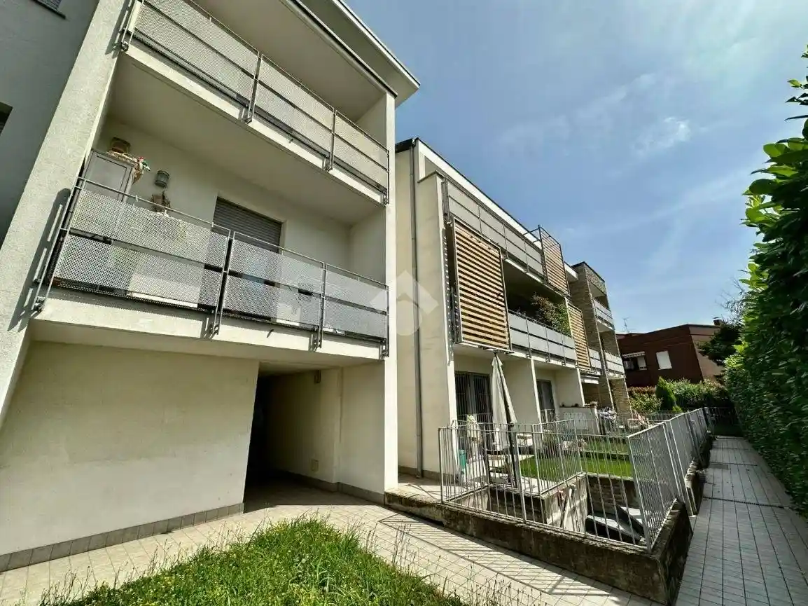 Appartamento in affitto a Biassono