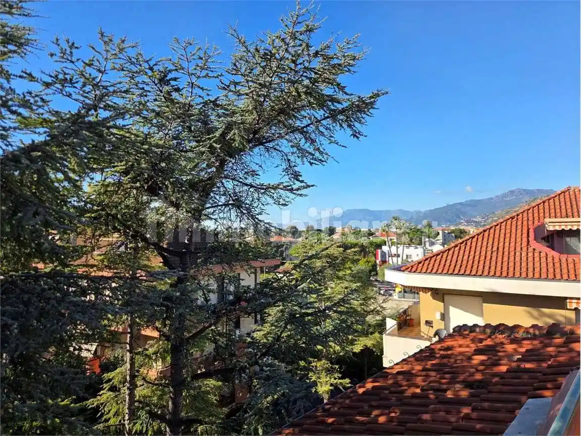 Appartamento in vendita a Bordighera