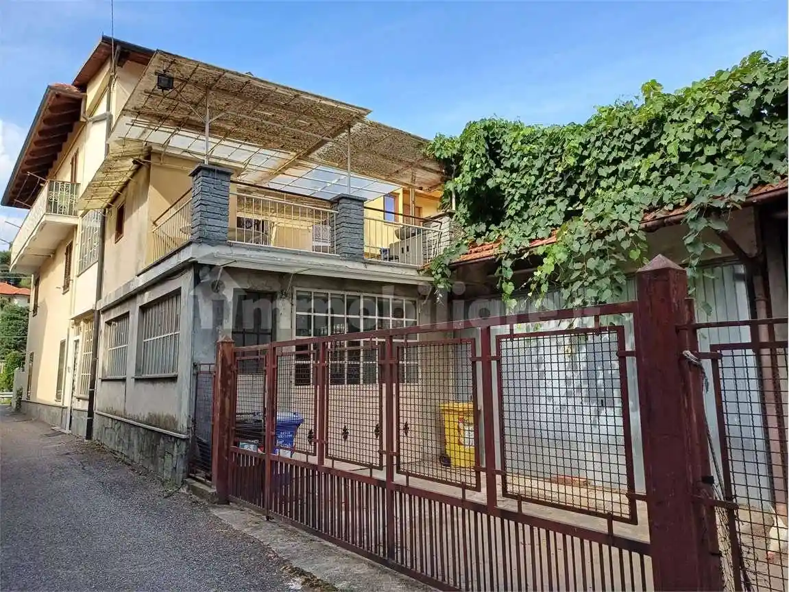 Casa indipendente in vendita a Lanzo Torinese
