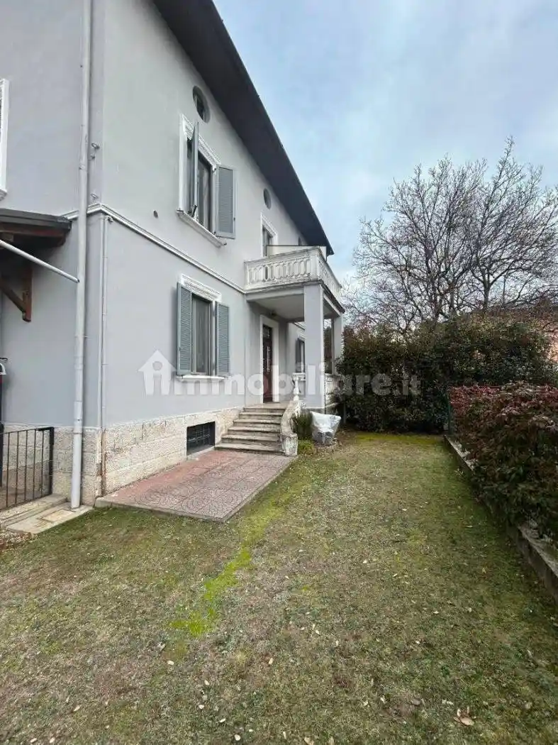 Appartamento in vendita a Malnate