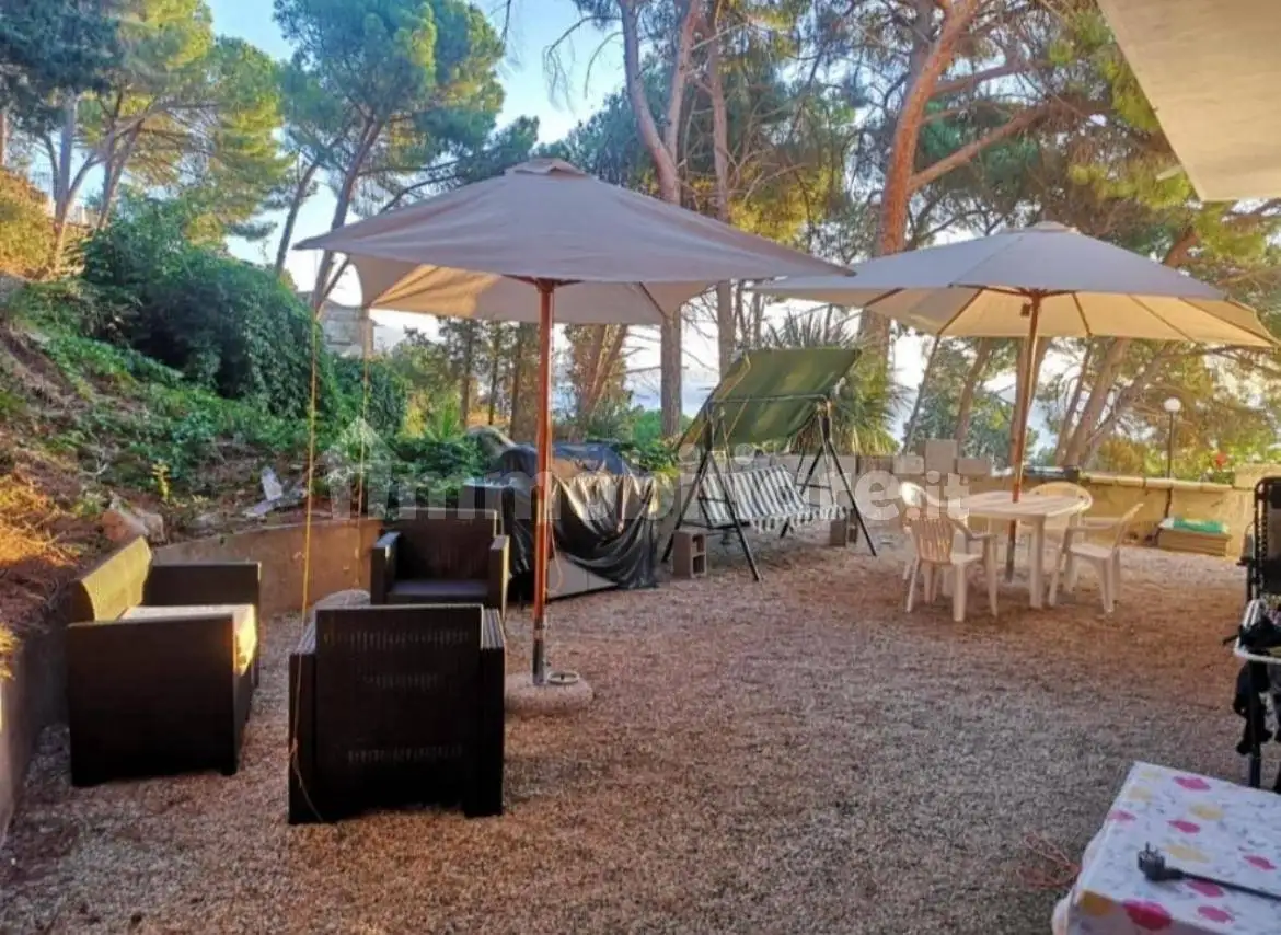 Appartamento in affitto a Stalettì