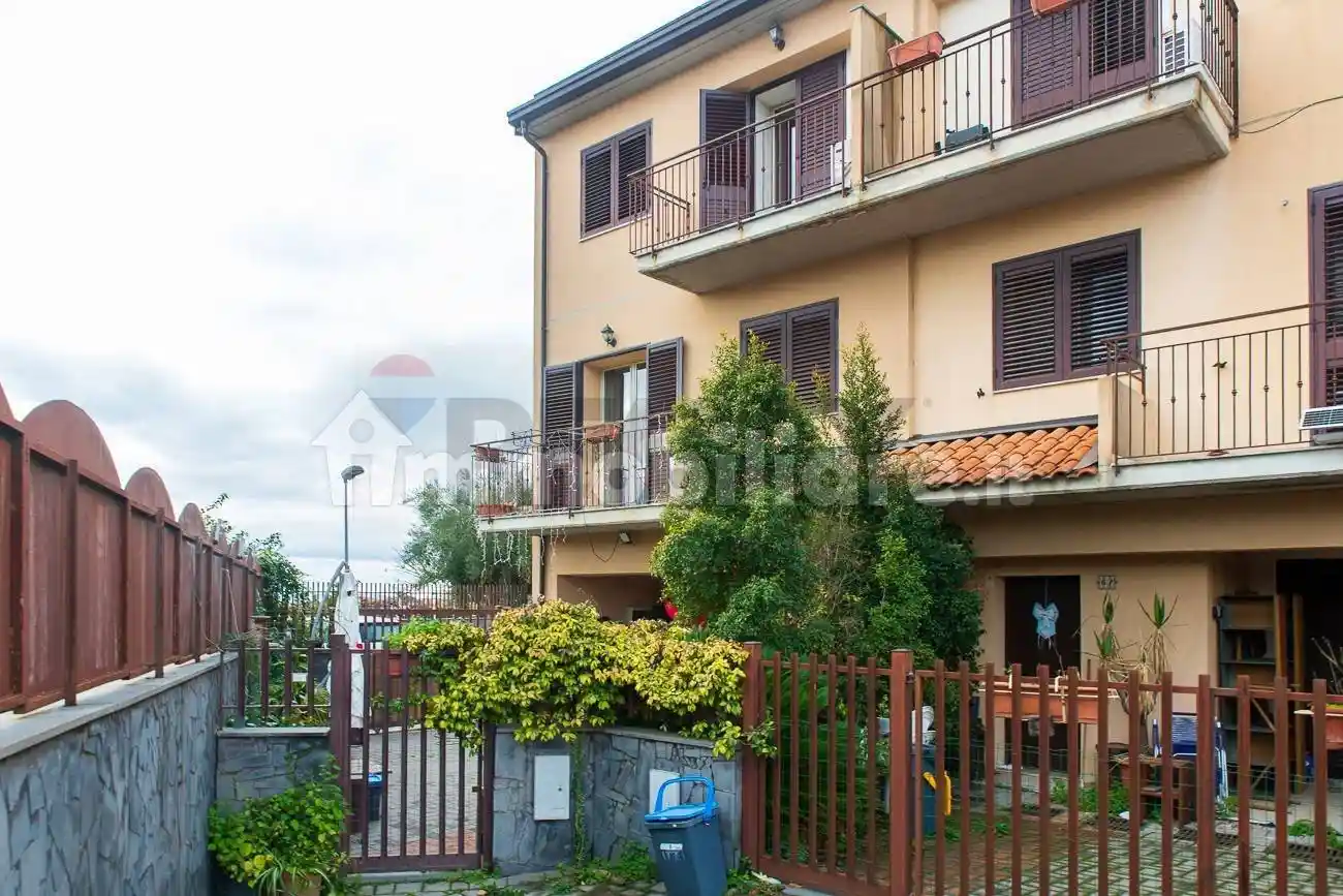 Villetta a schiera in vendita a Mascalucia