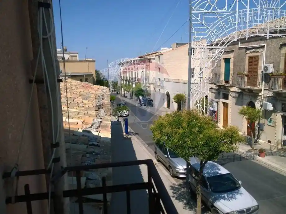 Casa indipendente in vendita a Chiaramonte Gulfi