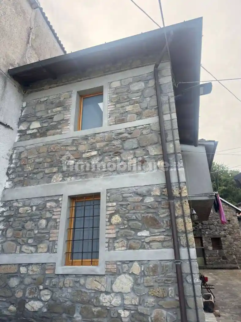 Palazzo - Edificio in affitto a Ventasso