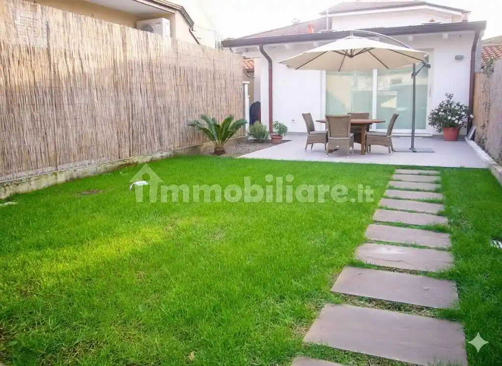 Villa in affitto a Pietrasanta