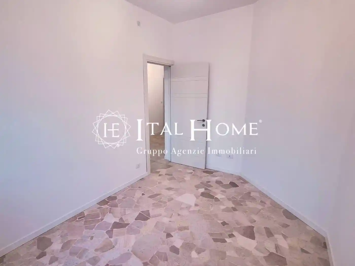 Trilocale via Pietro Ogliari, Chiesa Rossa, Milano - foto 4