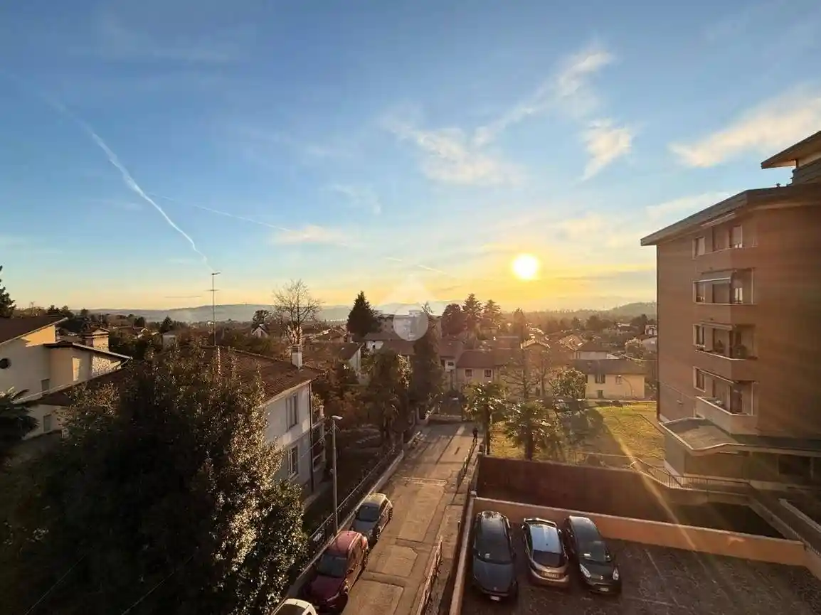 Appartamento in vendita a Varese