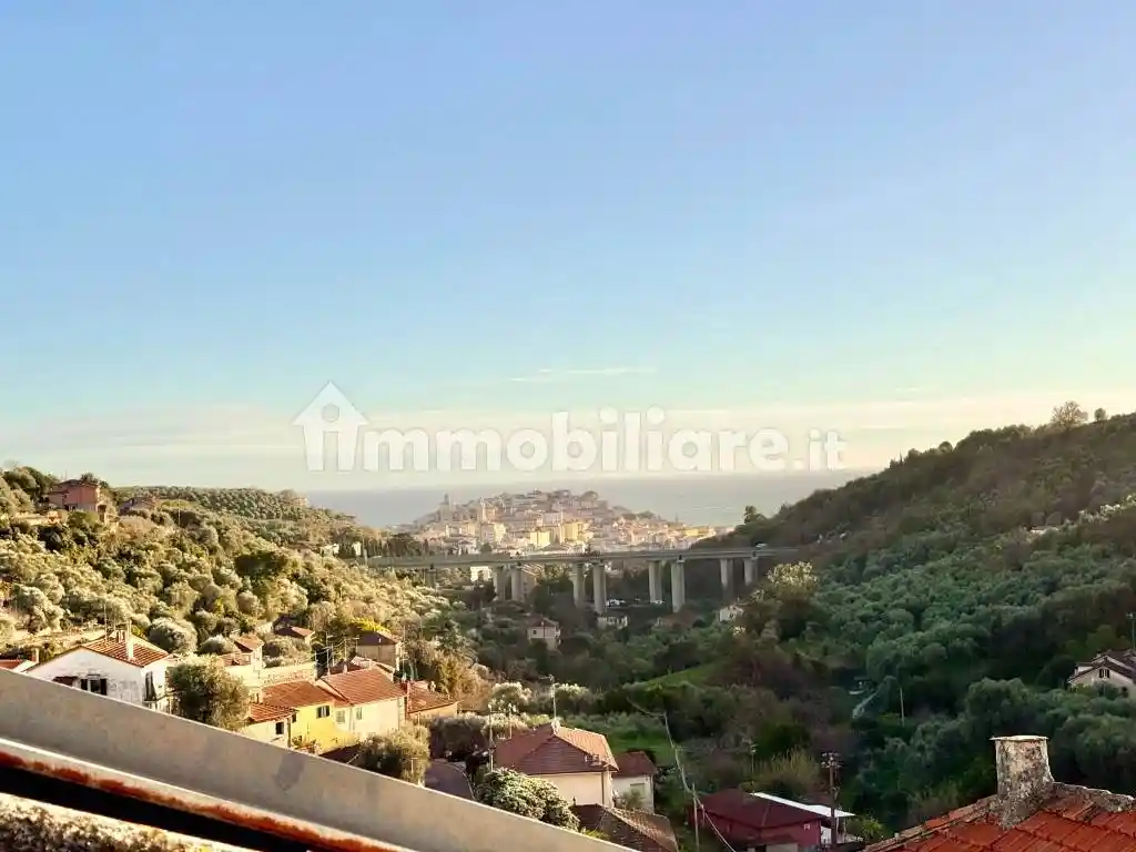 Appartamento in vendita a Imperia