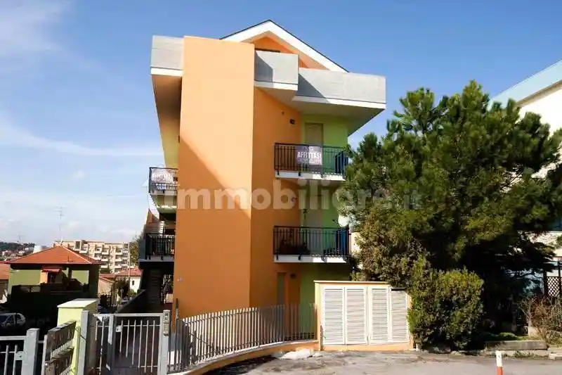 Appartamento in affitto a Ancona