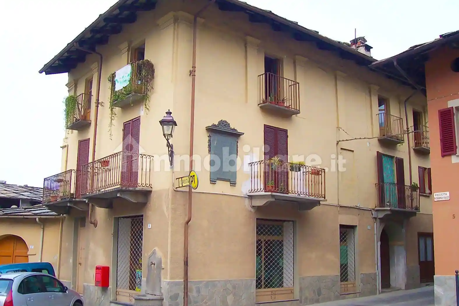 Palazzo - Edificio in vendita a Luserna San Giovanni