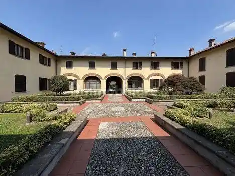 Appartamento in vendita a Carate Brianza