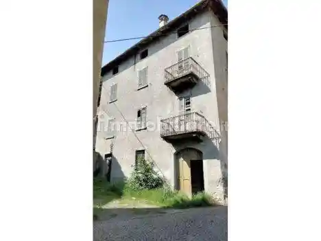 Appartamento in vendita a Fusine