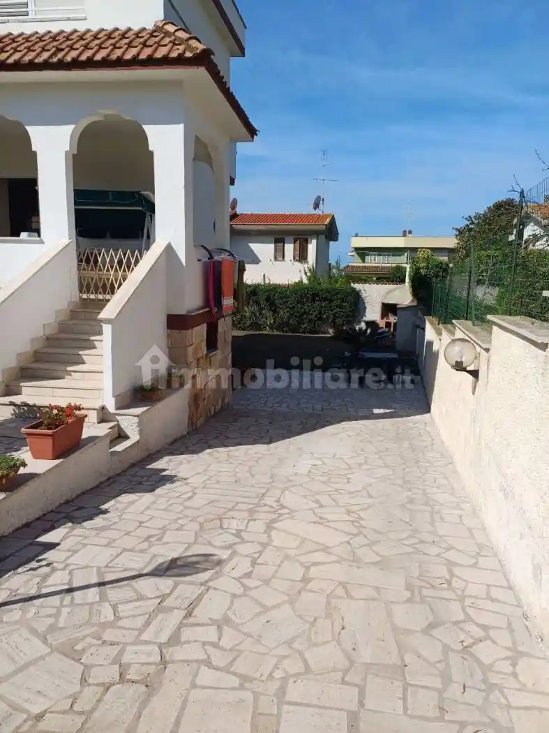 Villa in affitto a Anzio