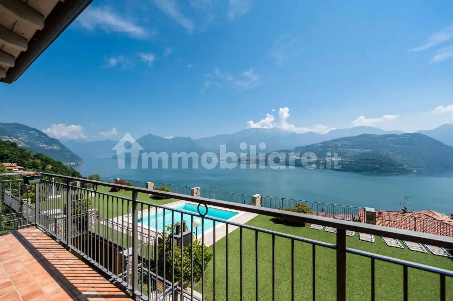 Appartamento in vendita a Tavernola Bergamasca