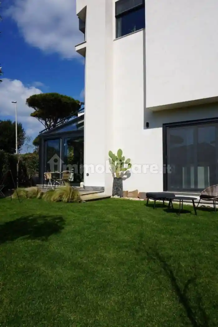 Villa in vendita a Fiumicino