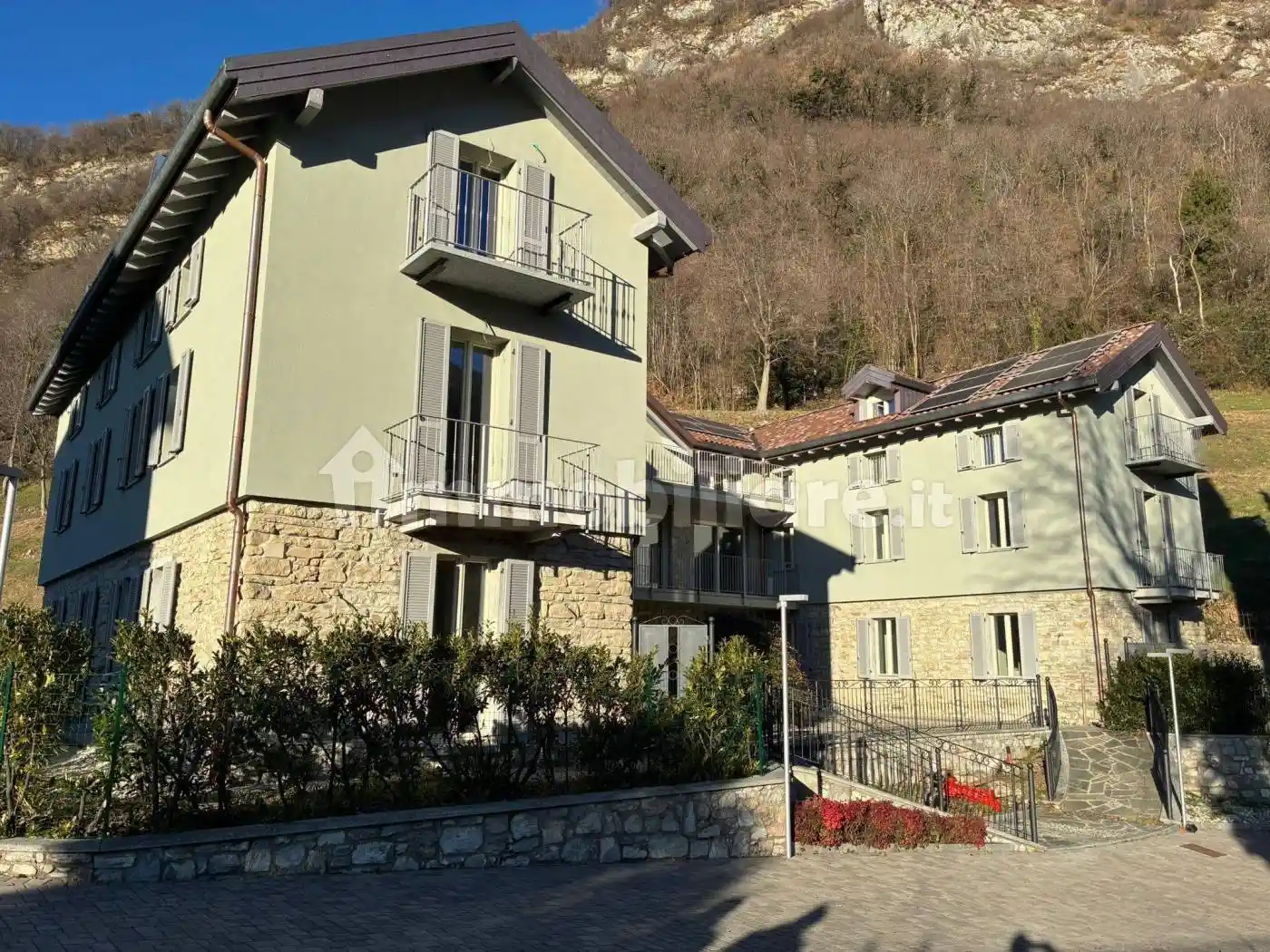 Appartamento in vendita a Canzo