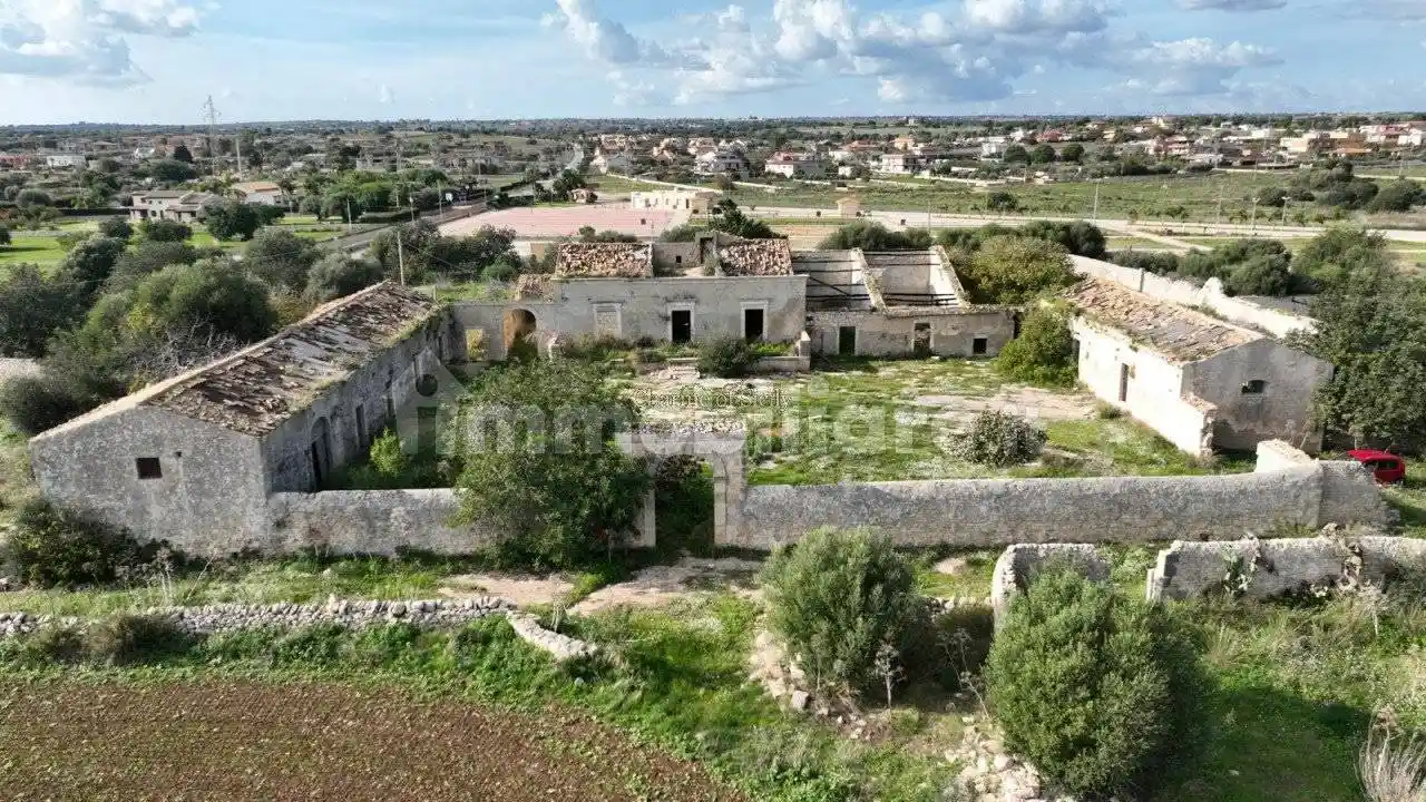 Casa indipendente in vendita a Rosolini