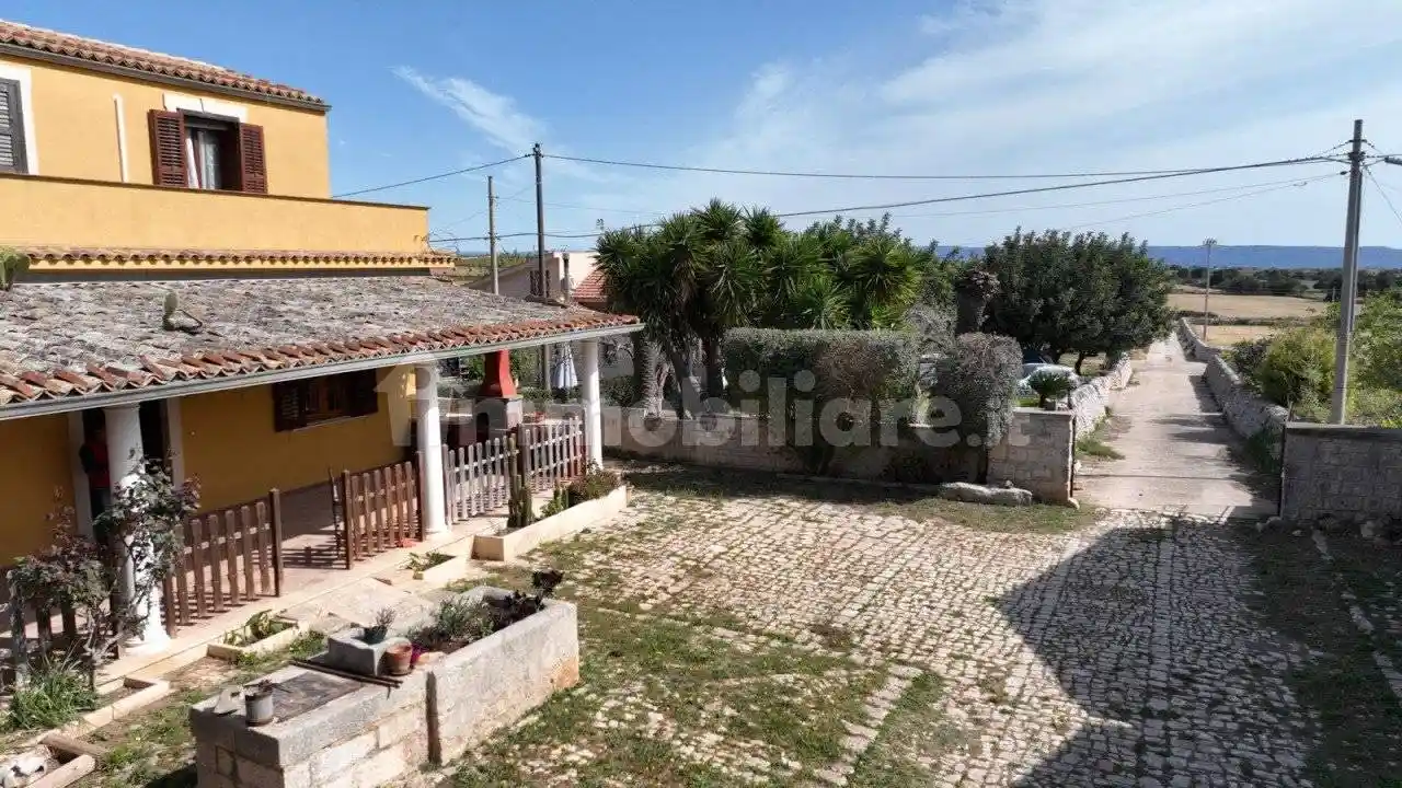 Casa indipendente in vendita a Rosolini