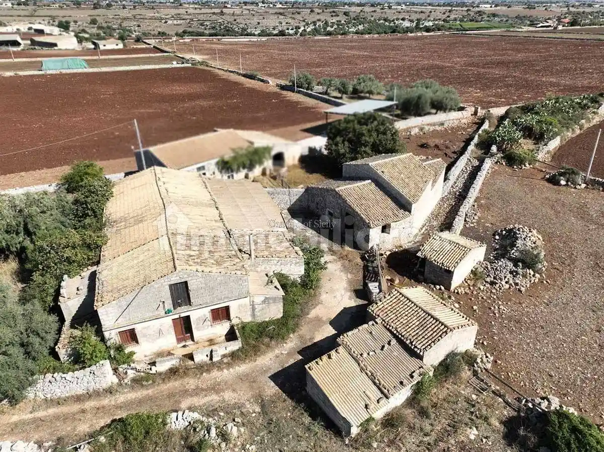 Rustico - Casale in vendita a Rosolini