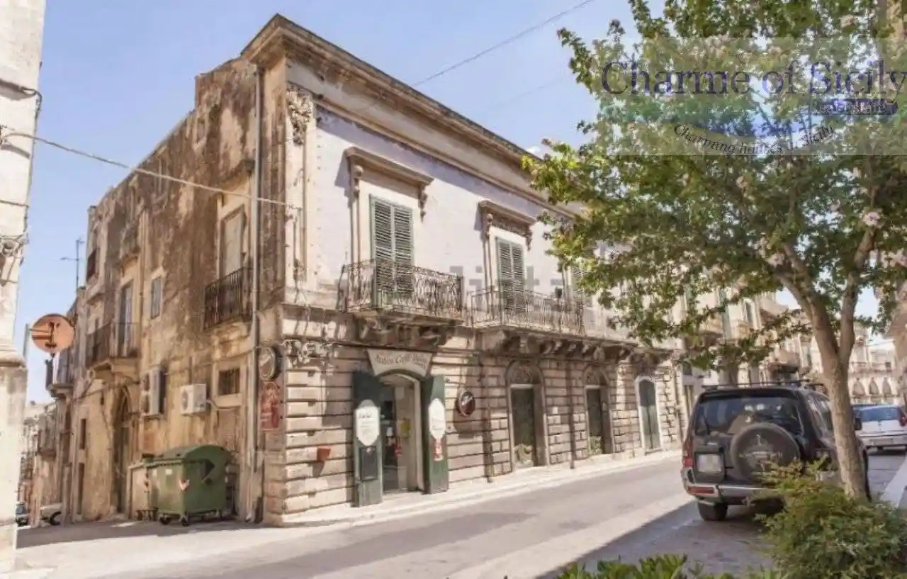 Palazzo - Edificio in vendita a Modica