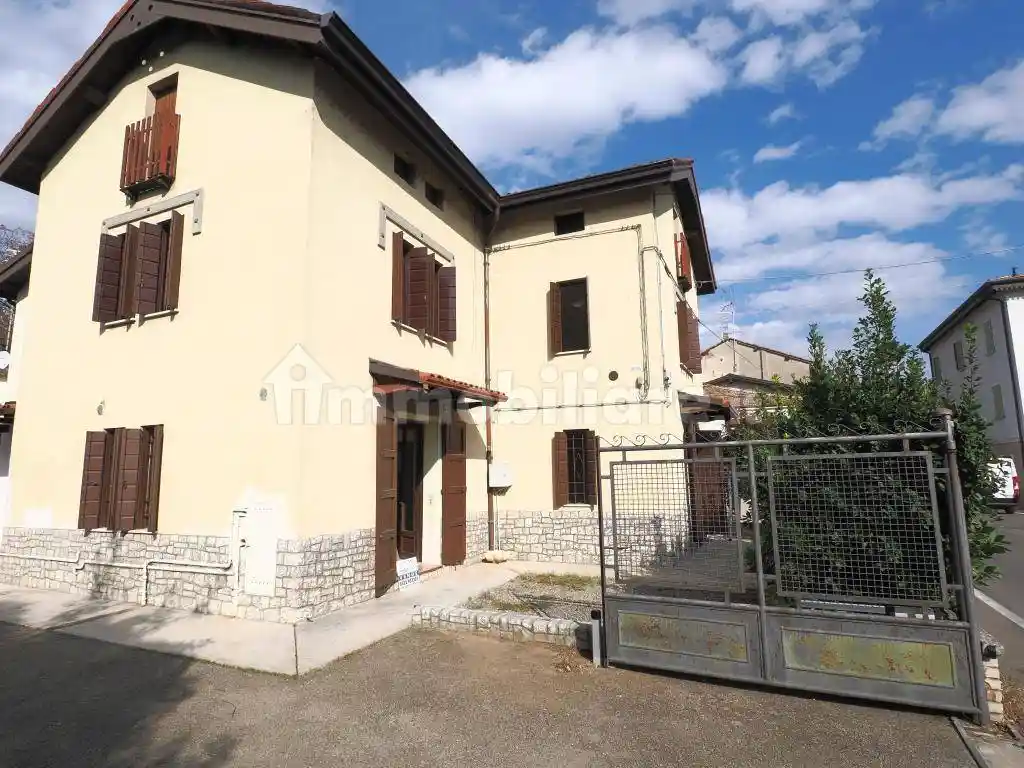 Villa in vendita a Bibbiano