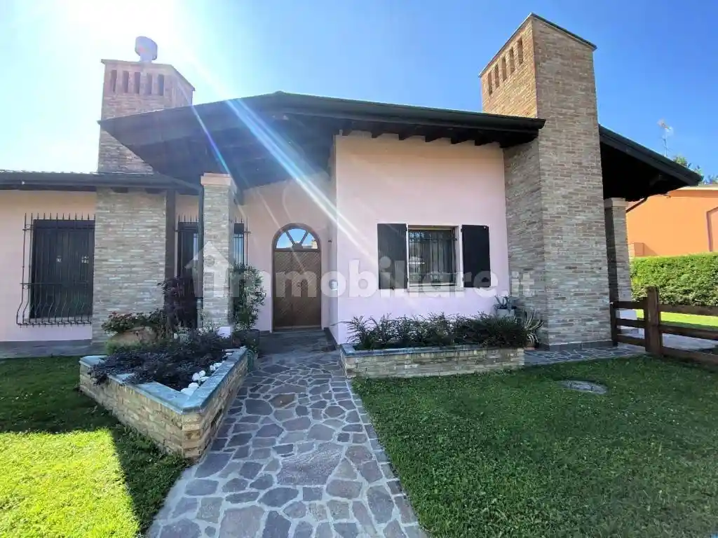 Casa indipendente in vendita a Finale Emilia