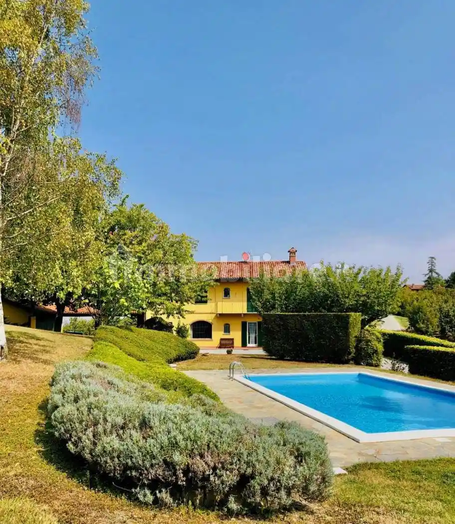 Villa in vendita a Cherasco