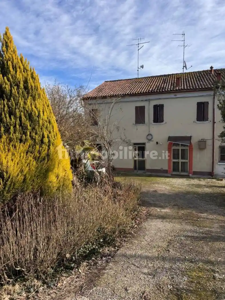 Casa indipendente in vendita a Ferrara
