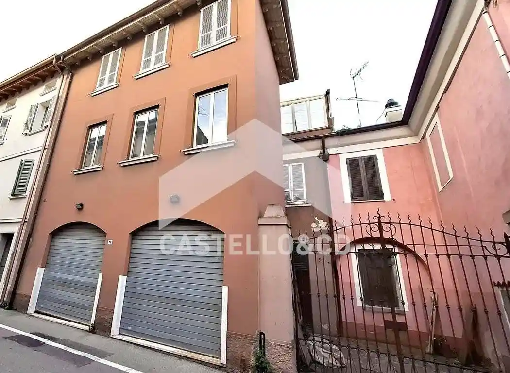 Palazzo - Edificio in vendita a Desenzano del Garda