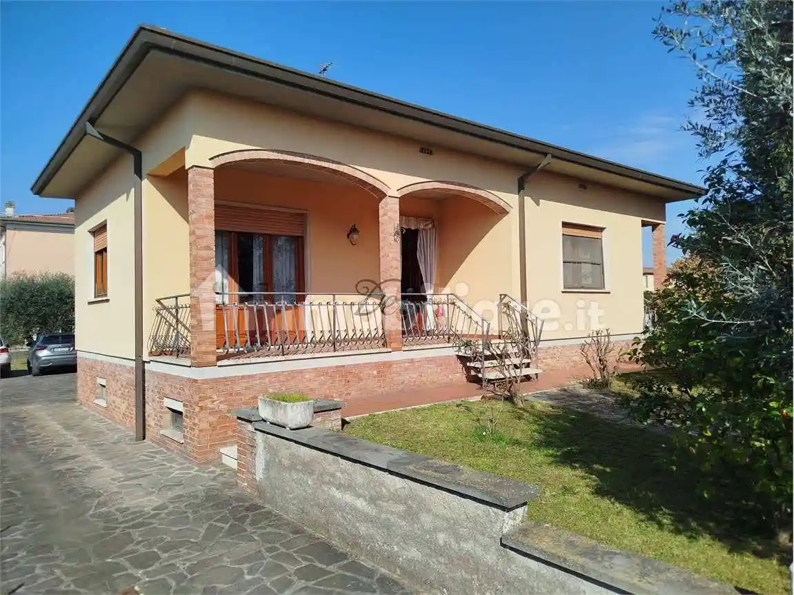 Villa in vendita a Lucca