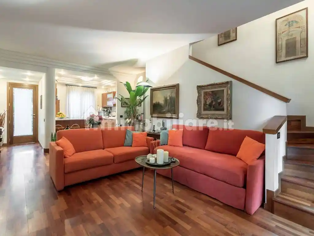 Villa in vendita a Gorle