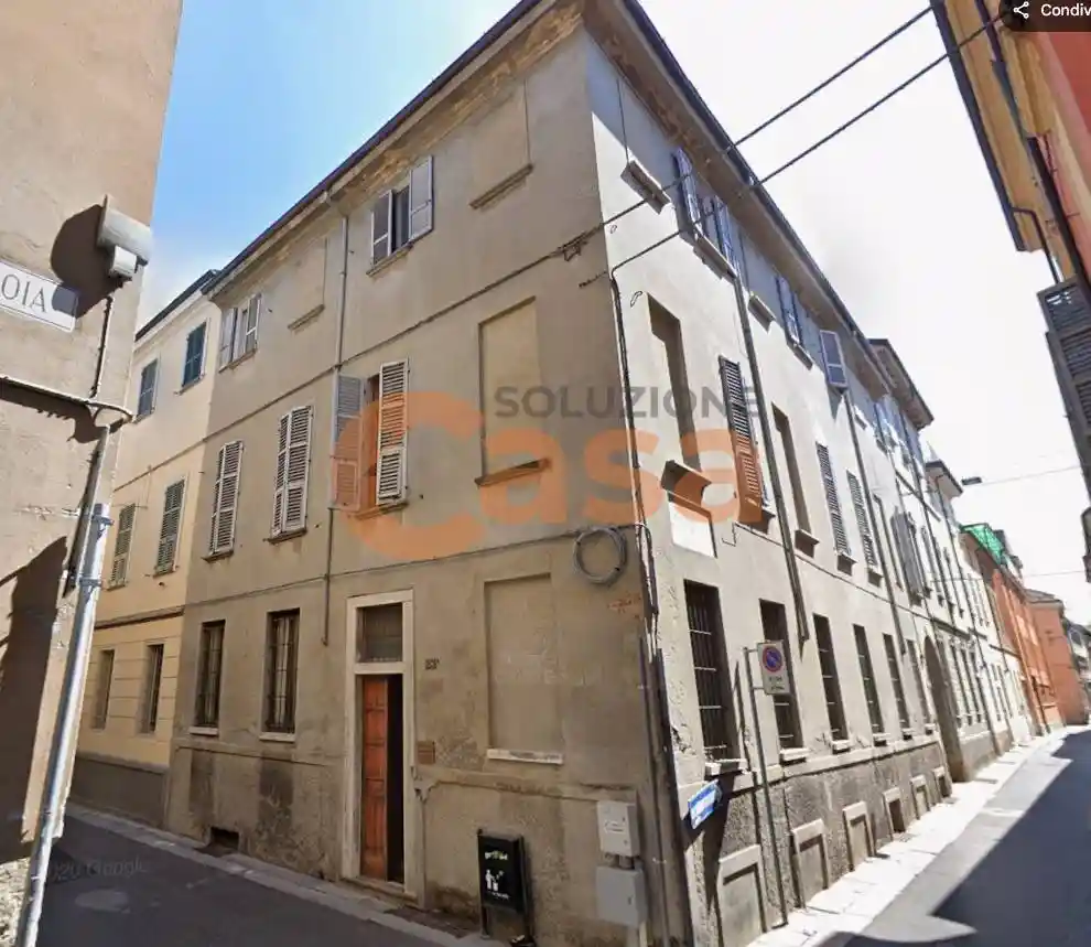 Appartamento in vendita a Piacenza