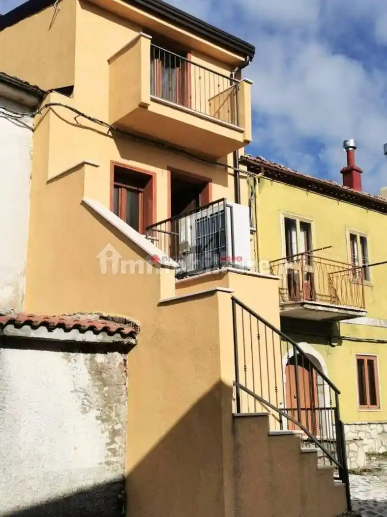 Casa indipendente in vendita a Faeto