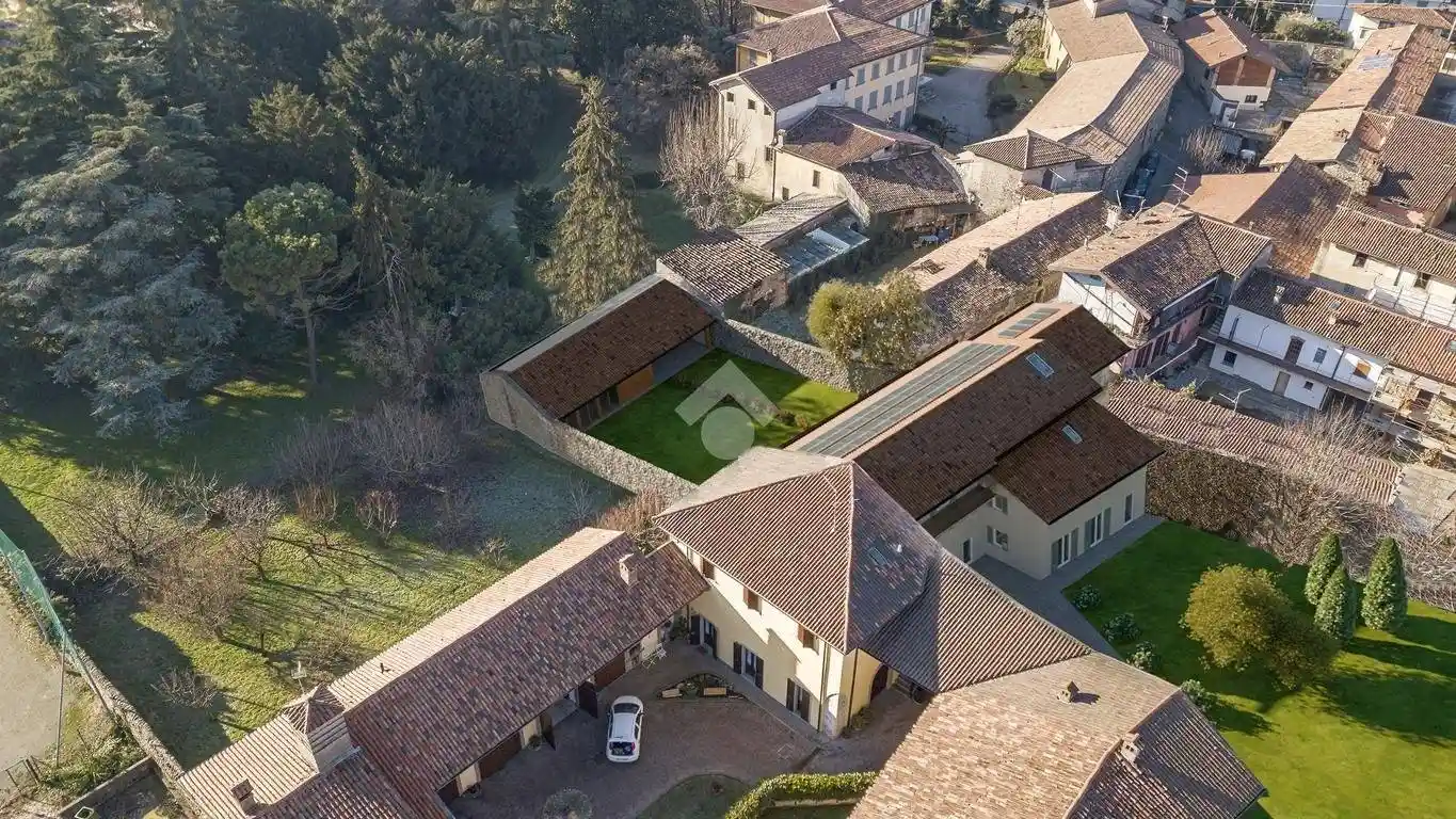 Rustico - Casale in vendita a Scanzorosciate