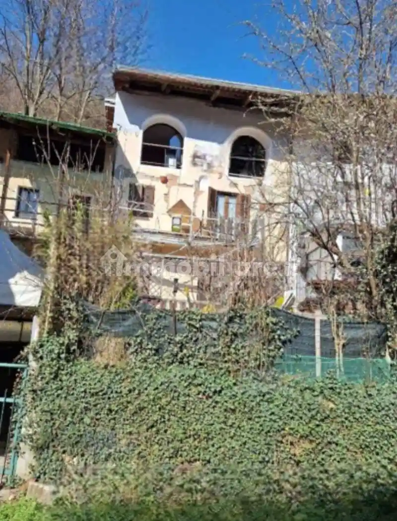 Casa indipendente in vendita a Front