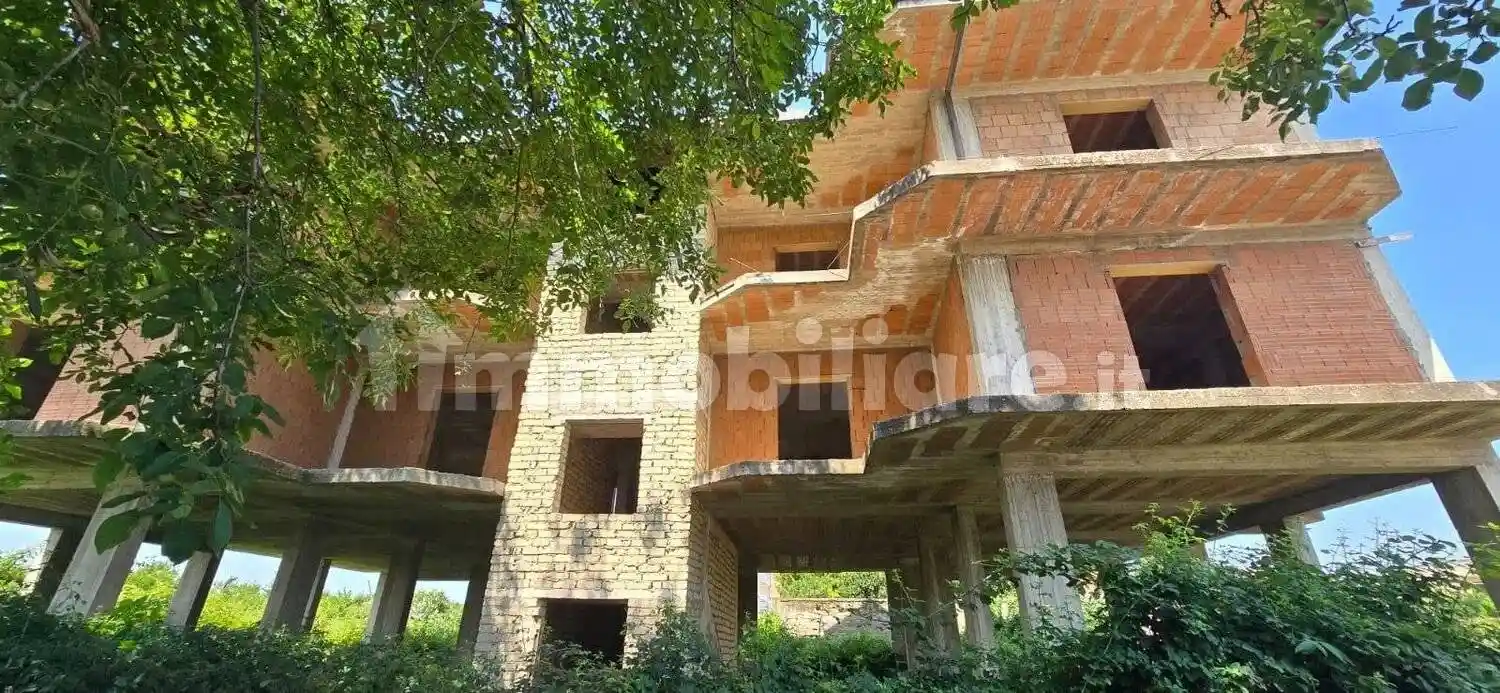 Palazzo - Edificio in vendita a Giugliano in Campania