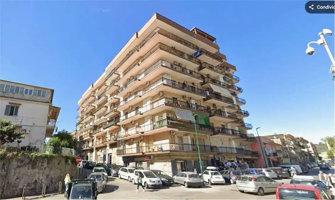 Appartamento in vendita a Napoli