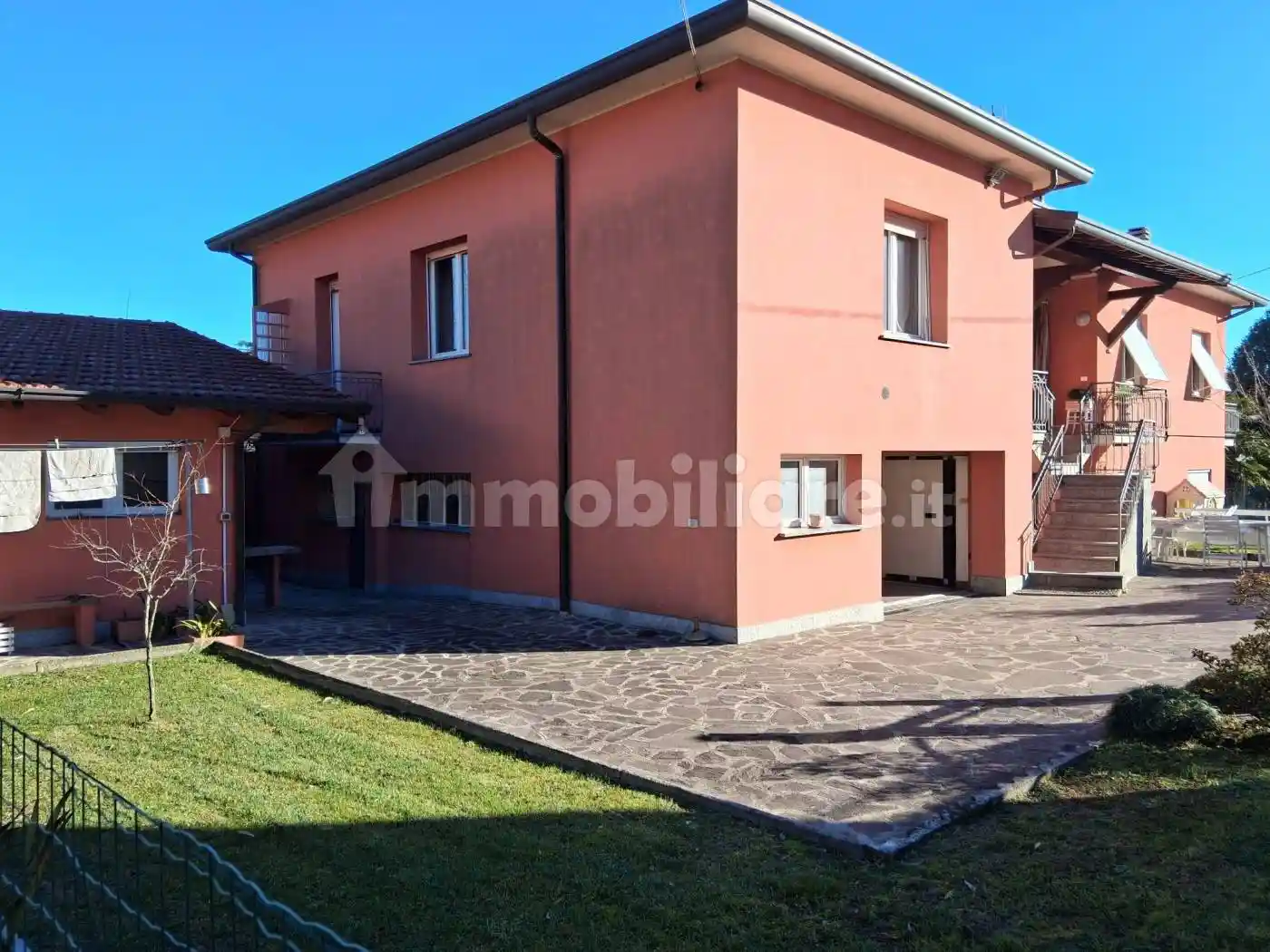 Villa in vendita a Ispra