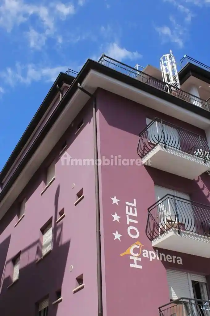 Palazzo - Edificio in vendita a Caorle