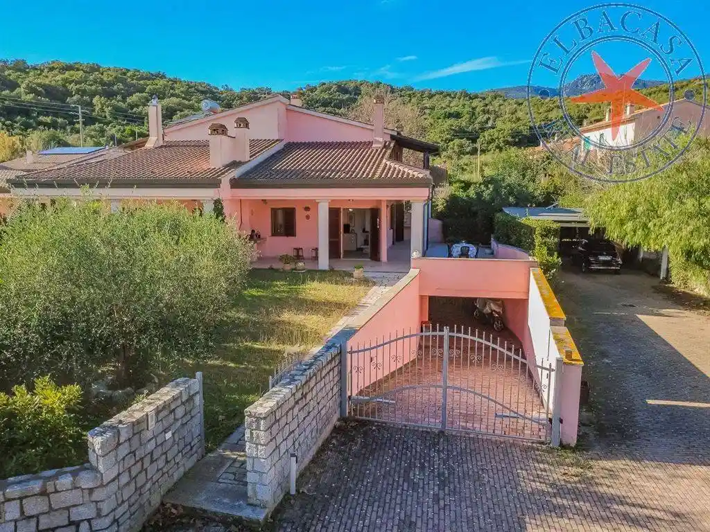 Casa indipendente in vendita a Campo nell'Elba