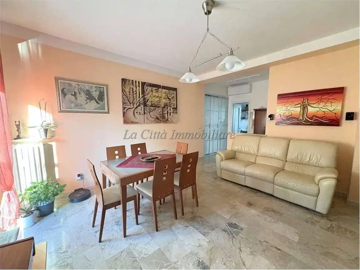 Appartamento in vendita a Novara